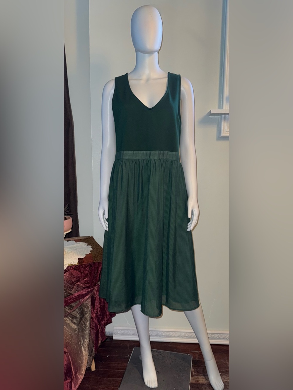 ModCloth Forest Green V-Neck Sleeveless Midi Dress